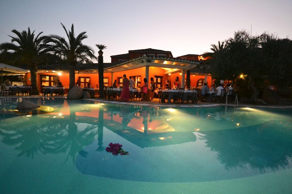 Hotel Galanias Bari Sardo Exterior foto
